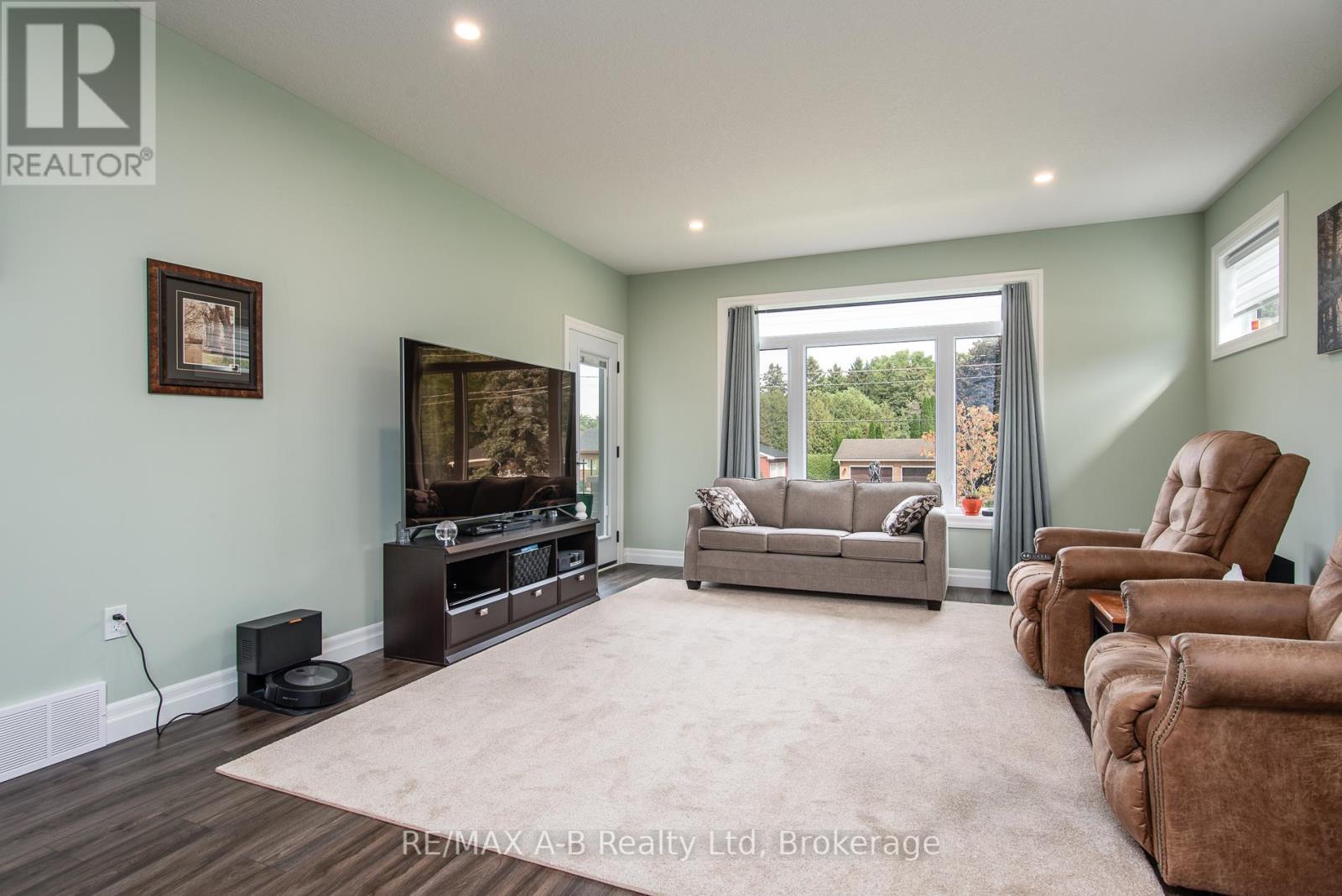 172 Hooper Street, St. Marys, Ontario  N4X 0C1 - Photo 17 - X12420765