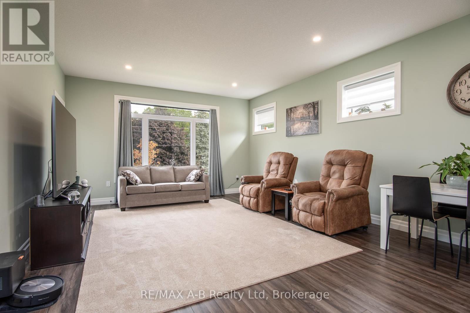 172 Hooper Street, St. Marys, Ontario  N4X 0C1 - Photo 15 - X12420765