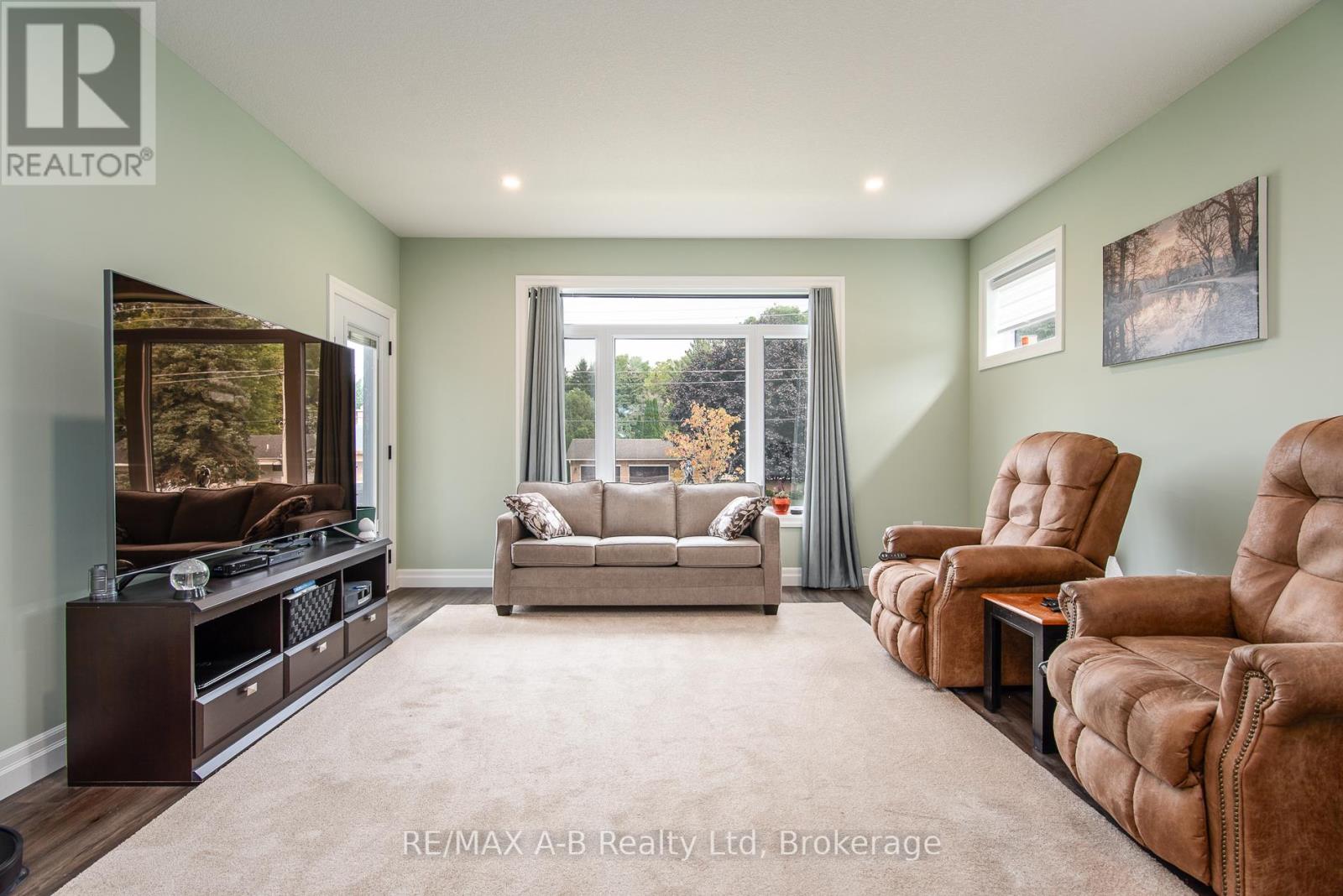 172 Hooper Street, St. Marys, Ontario  N4X 0C1 - Photo 19 - X12420765