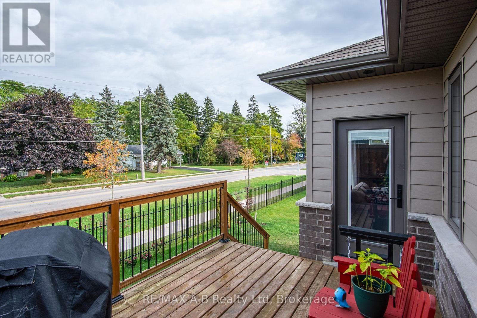 172 Hooper Street, St. Marys, Ontario  N4X 0C1 - Photo 10 - X12420765