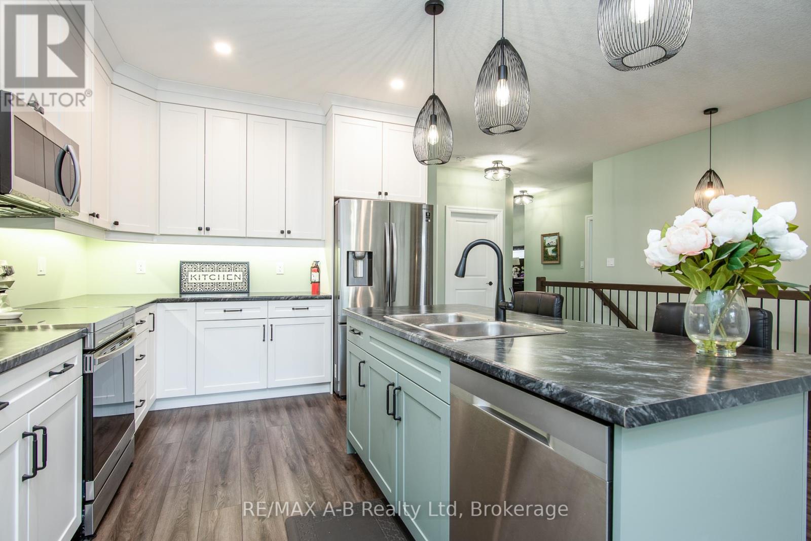 172 Hooper Street, St. Marys, Ontario  N4X 0C1 - Photo 26 - X12420765