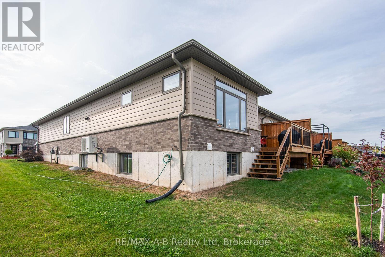 172 Hooper Street, St. Marys, Ontario  N4X 0C1 - Photo 4 - X12420765