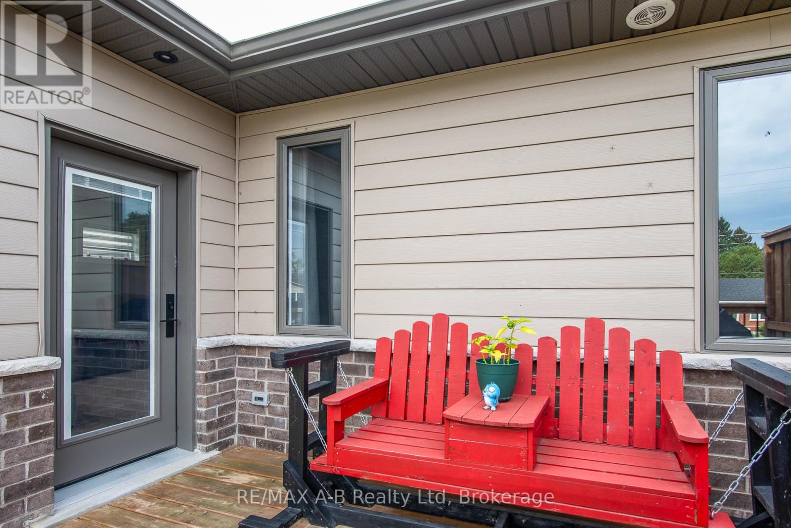 172 Hooper Street, St. Marys, Ontario  N4X 0C1 - Photo 9 - X12420765
