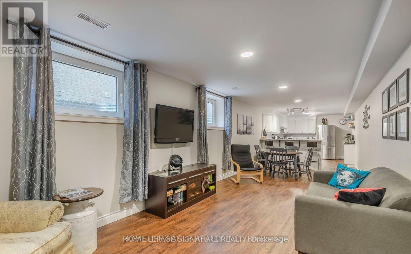 Lower - 10 Duval Drive, Barrie, Ontario  L4M 6V2 - Photo 4 - S12446113