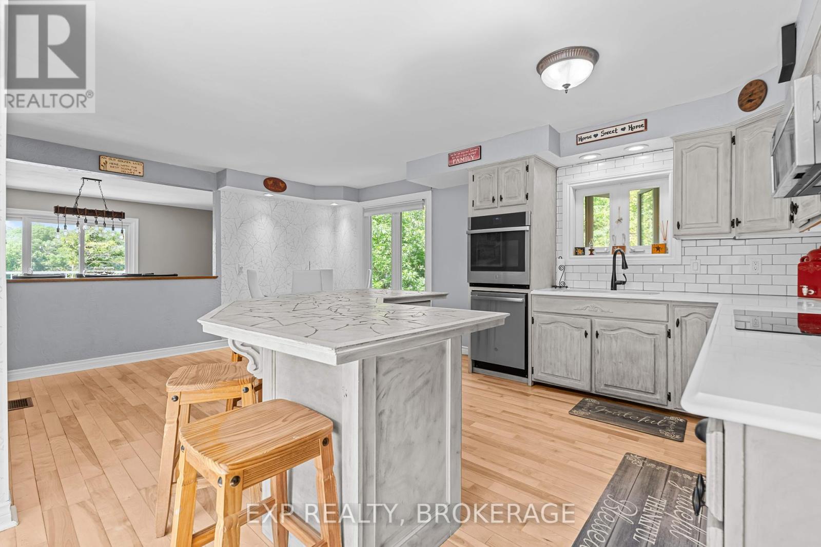 5525 Rideau Road, South Frontenac, Ontario  K0H 1H0 - Photo 11 - X12446144