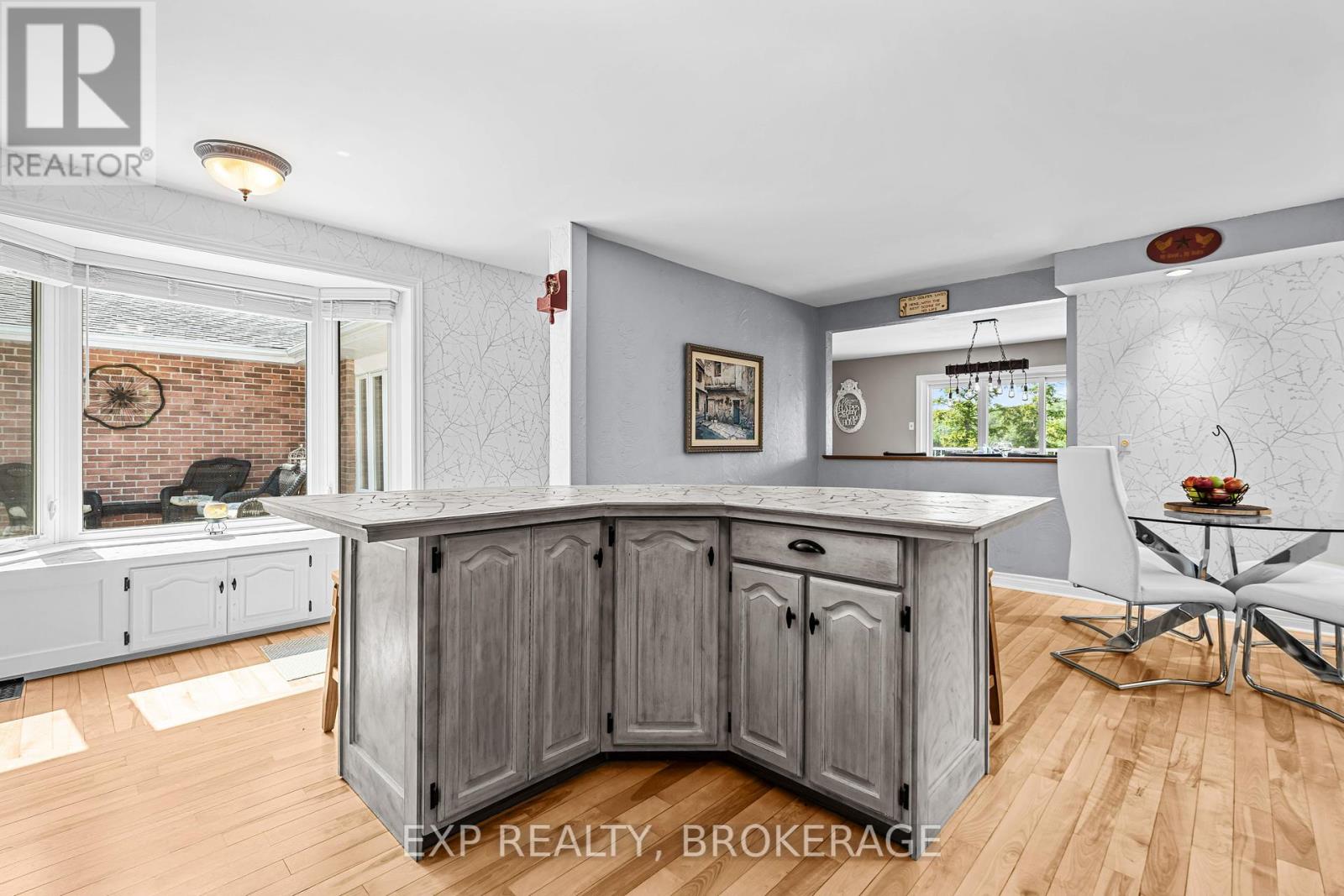 5525 Rideau Road, South Frontenac, Ontario  K0H 1H0 - Photo 12 - X12446144