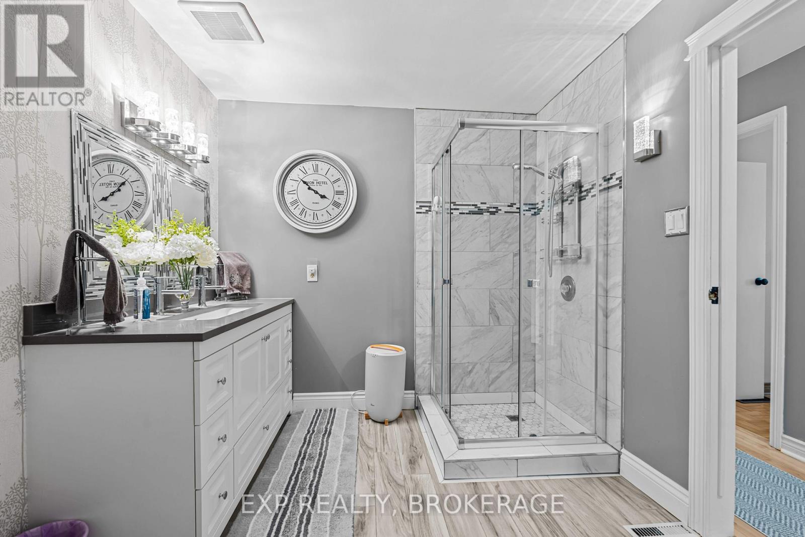 5525 Rideau Road, South Frontenac, Ontario  K0H 1H0 - Photo 16 - X12446144