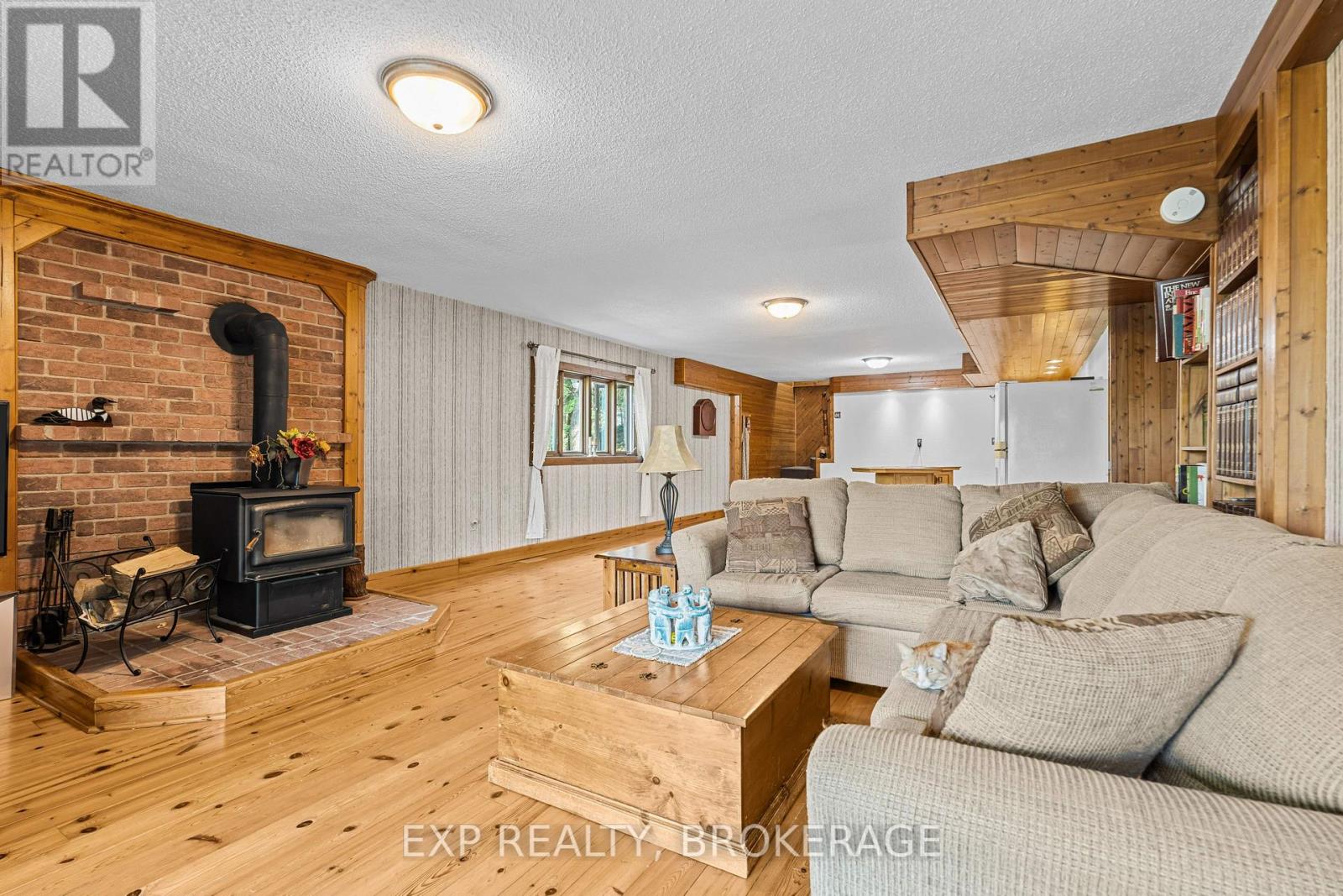 5525 Rideau Road, South Frontenac, Ontario  K0H 1H0 - Photo 27 - X12446144