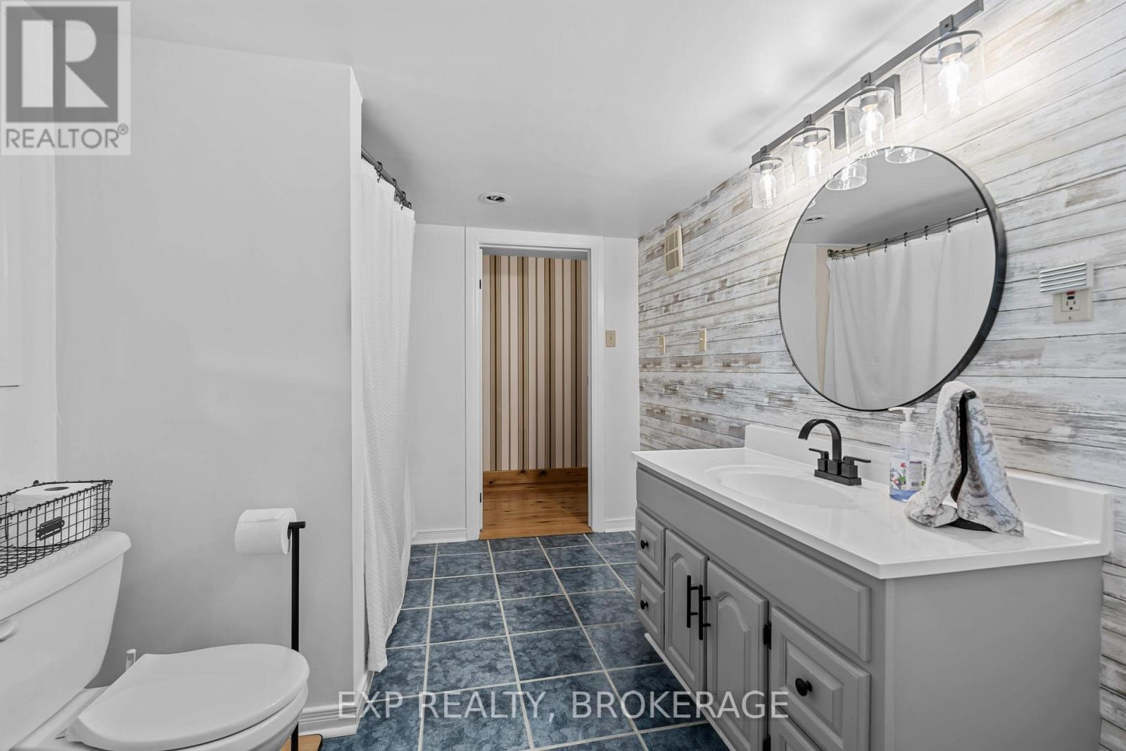 5525 Rideau Road, South Frontenac, Ontario  K0H 1H0 - Photo 33 - X12446144