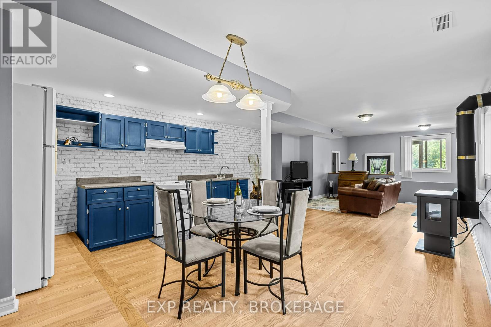 5525 Rideau Road, South Frontenac, Ontario  K0H 1H0 - Photo 38 - X12446144