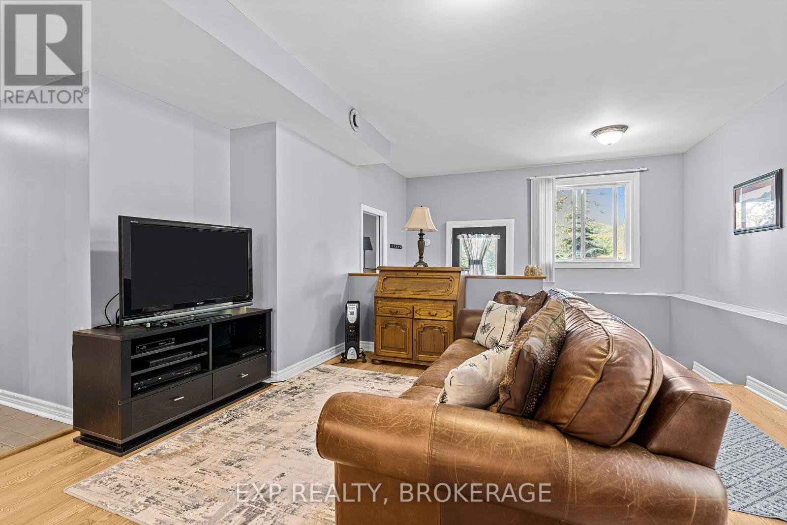 5525 Rideau Road, South Frontenac, Ontario  K0H 1H0 - Photo 39 - X12446144