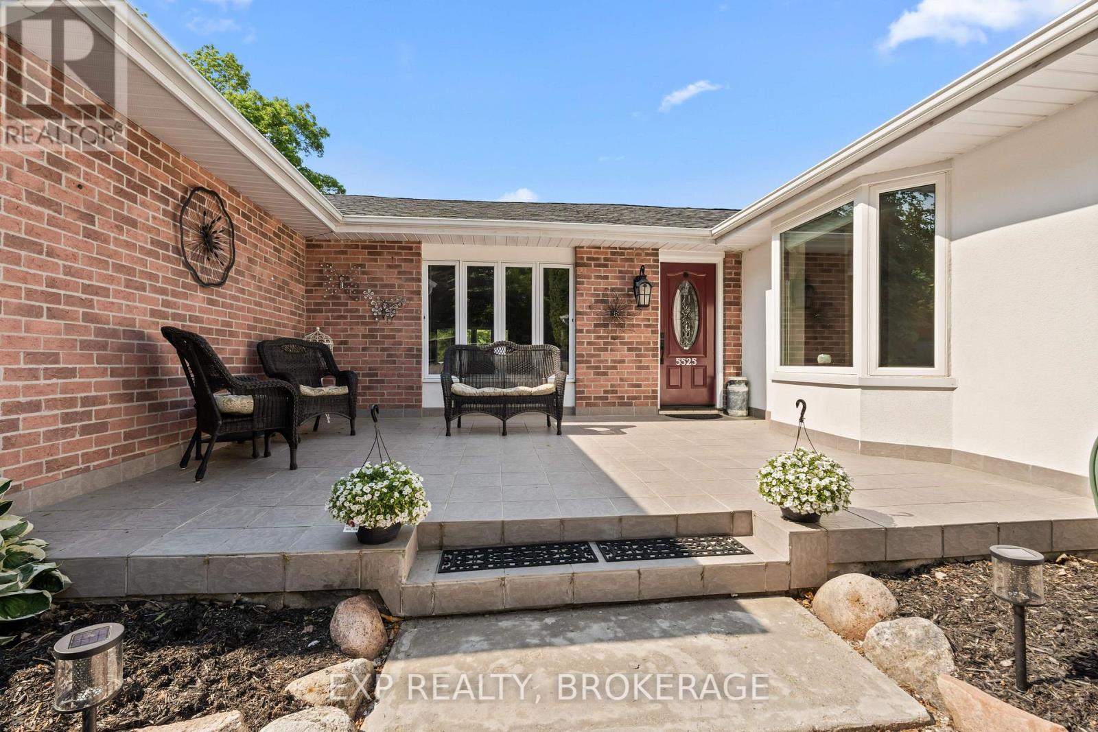 5525 Rideau Road, South Frontenac, Ontario  K0H 1H0 - Photo 4 - X12446144