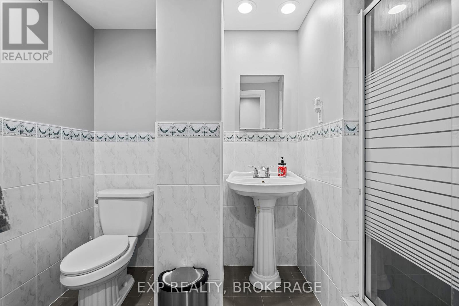 5525 Rideau Road, South Frontenac, Ontario  K0H 1H0 - Photo 45 - X12446144