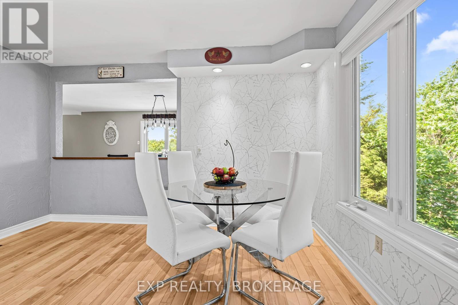 5525 Rideau Road, South Frontenac, Ontario  K0H 1H0 - Photo 9 - X12446144