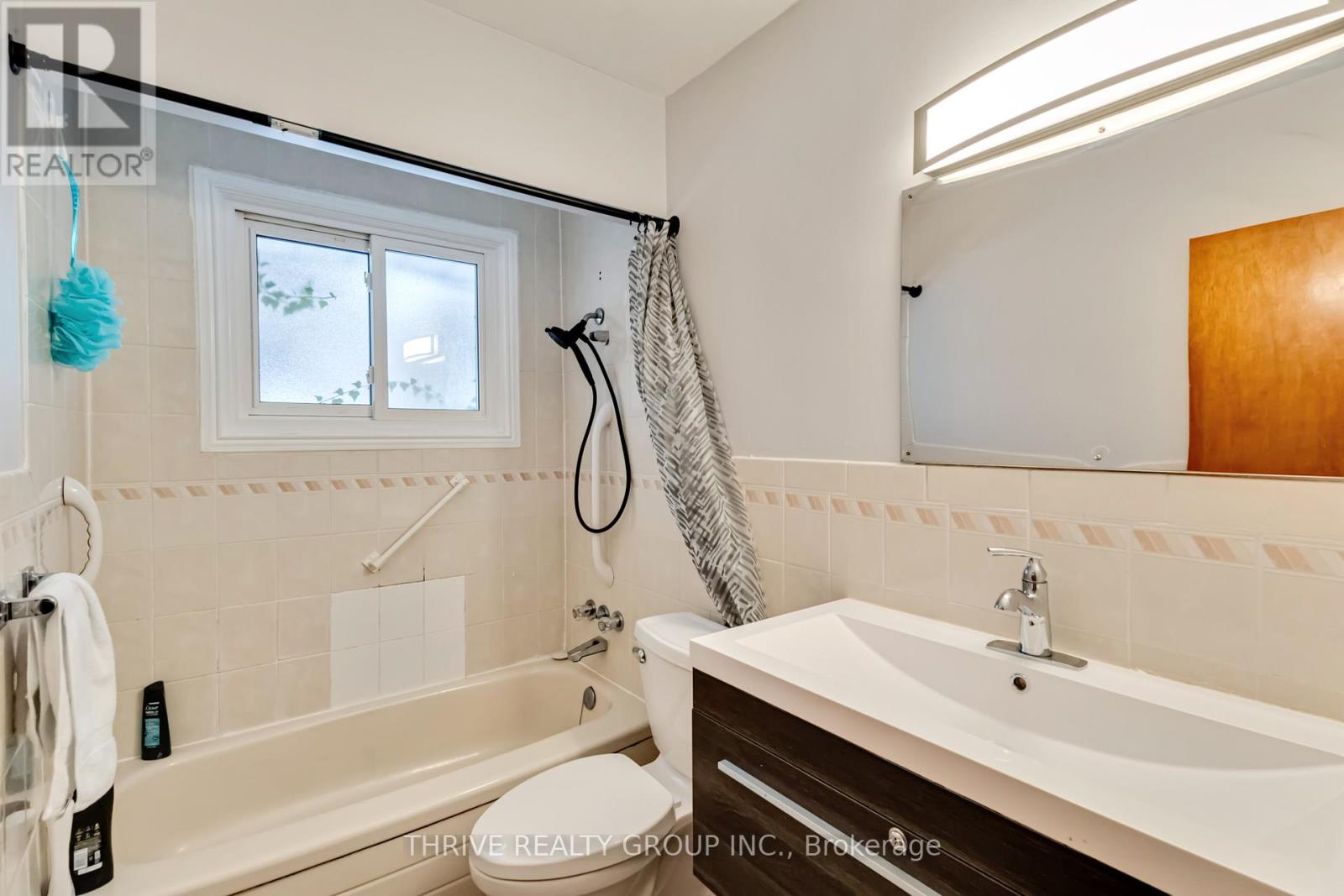 1215 Michael Street, London East, Ontario  N5V 2H4 - Photo 15 - X12446145