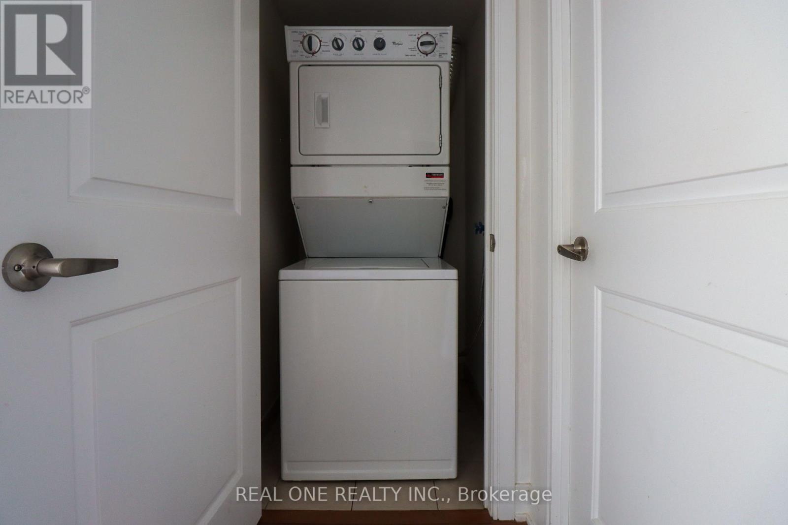 801 - 330 Burnhamthorpe Road W, Mississauga, Ontario  L5B 0E1 - Photo 20 - W12446099