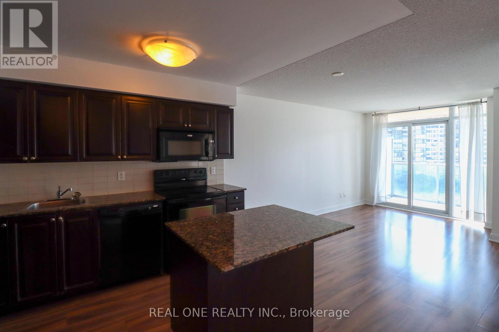 801 - 330 Burnhamthorpe Road W, Mississauga, Ontario  L5B 0E1 - Photo 6 - W12446099