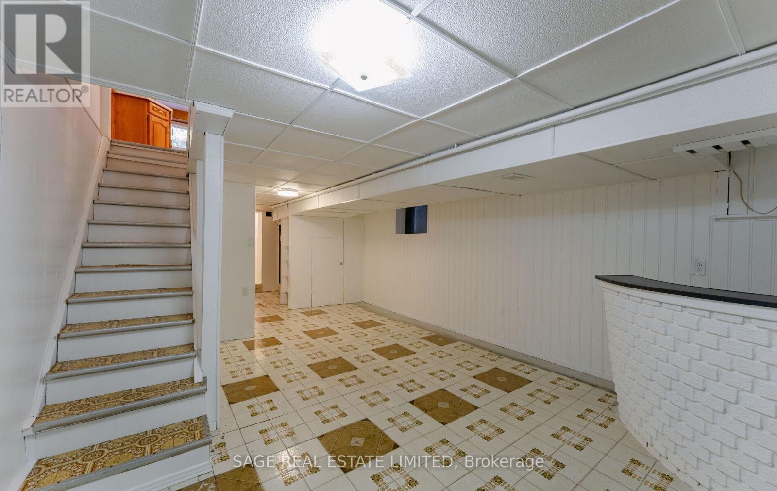 164 Symington Avenue, Toronto, Ontario  M6P 3W6 - Photo 24 - W12446126
