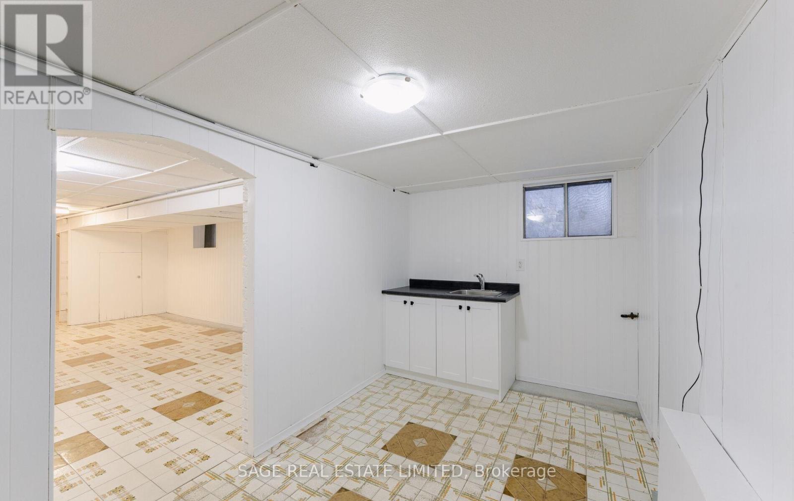 164 Symington Avenue, Toronto, Ontario  M6P 3W6 - Photo 26 - W12446126