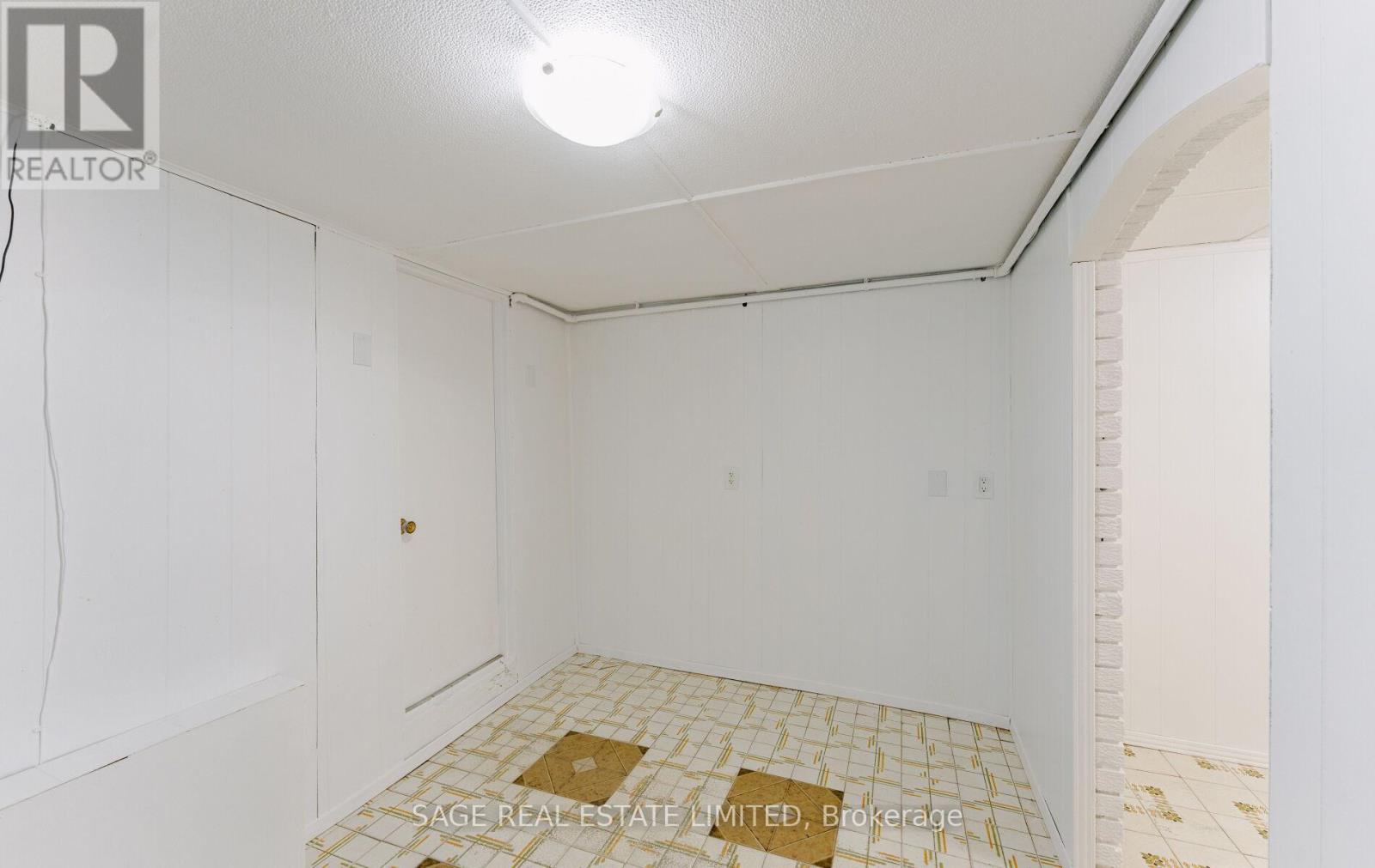 164 Symington Avenue, Toronto, Ontario  M6P 3W6 - Photo 27 - W12446126
