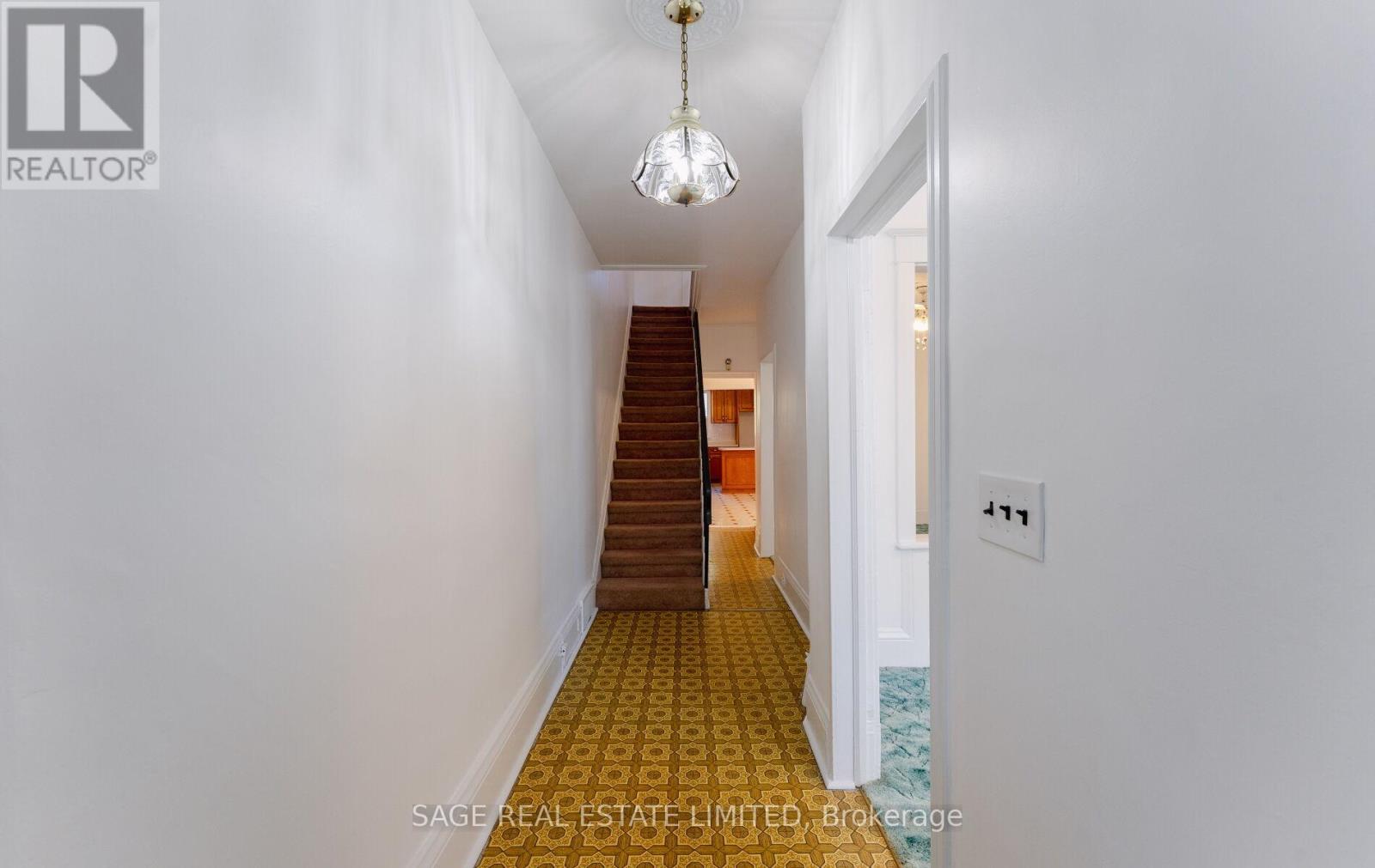 164 Symington Avenue, Toronto, Ontario  M6P 3W6 - Photo 4 - W12446126