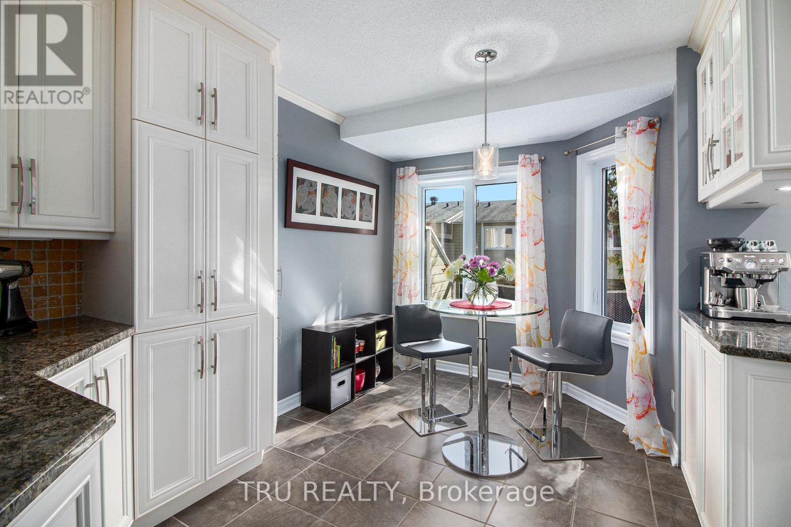 1132 Chimney Hill Way, Ottawa, Ontario  K1J 8Z6 - Photo 11 - X12446139