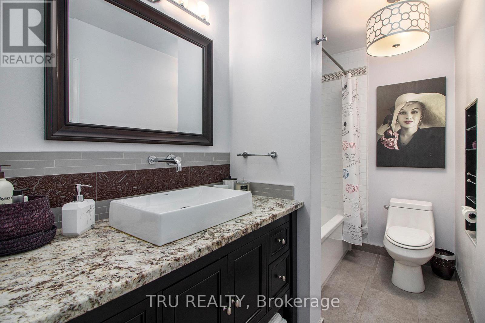1132 Chimney Hill Way, Ottawa, Ontario  K1J 8Z6 - Photo 22 - X12446139