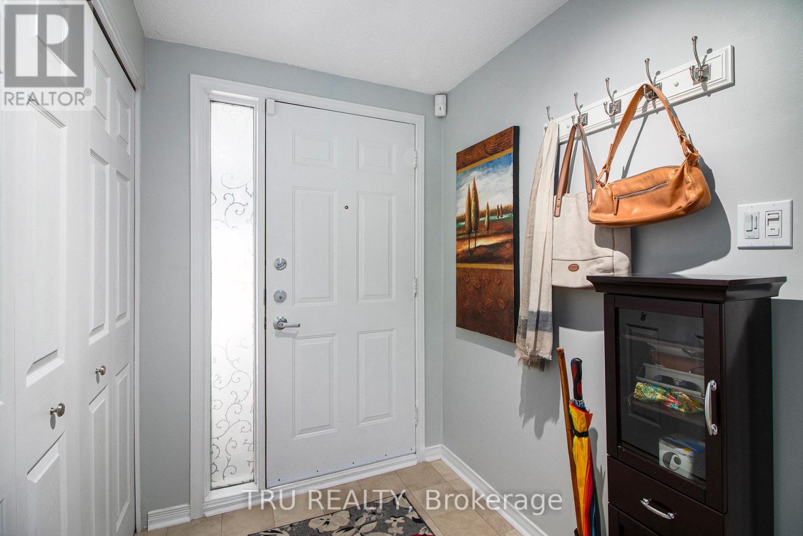 1132 Chimney Hill Way, Ottawa, Ontario  K1J 8Z6 - Photo 3 - X12446139