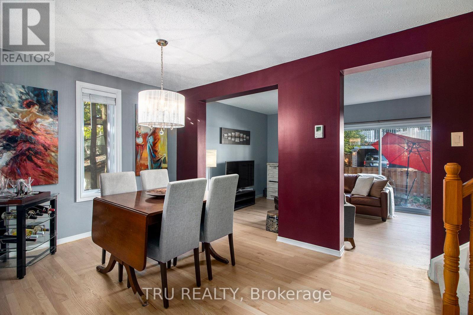 1132 Chimney Hill Way, Ottawa, Ontario  K1J 8Z6 - Photo 4 - X12446139