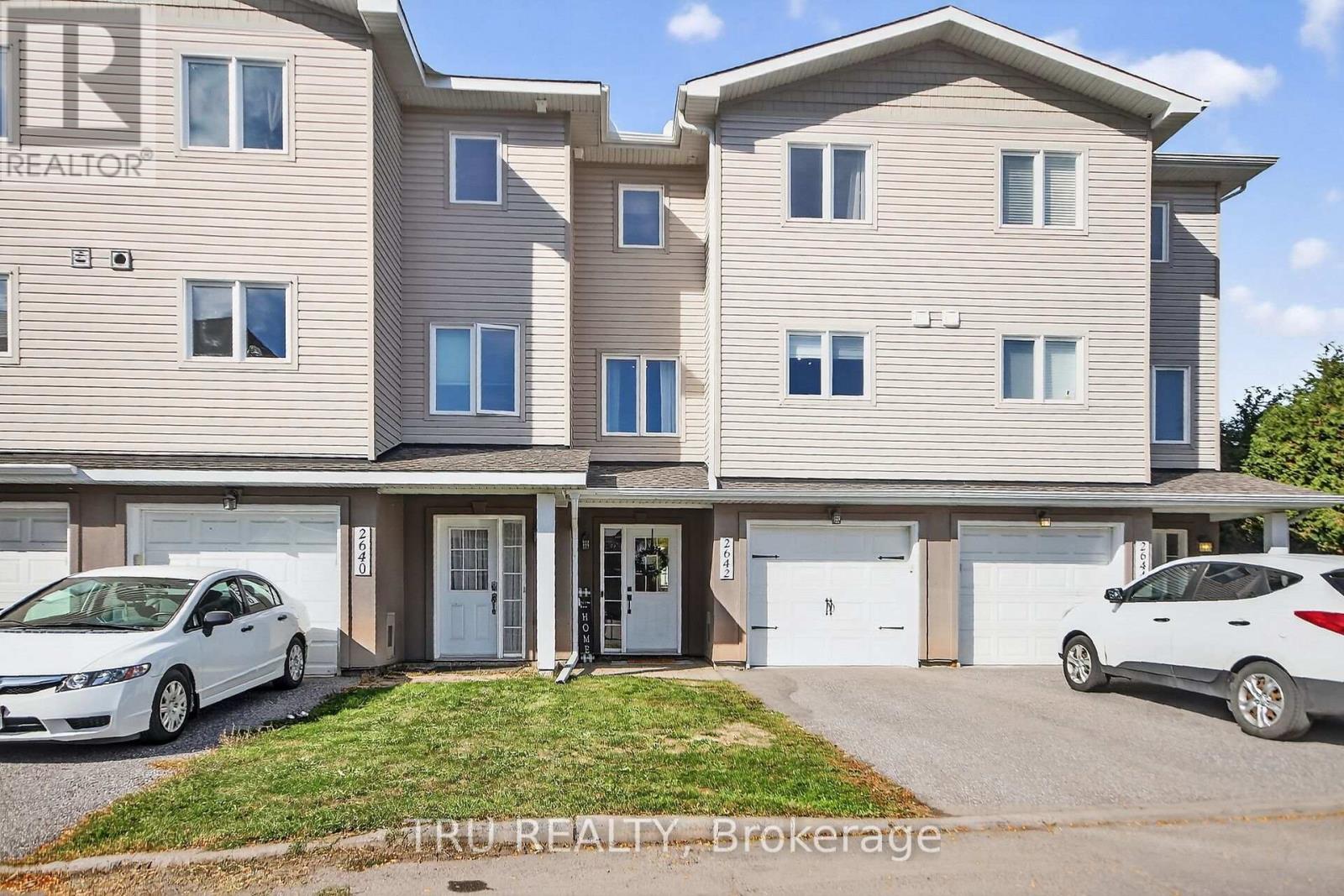 2642 PALINGS PRIVATE, Ottawa, Ontario