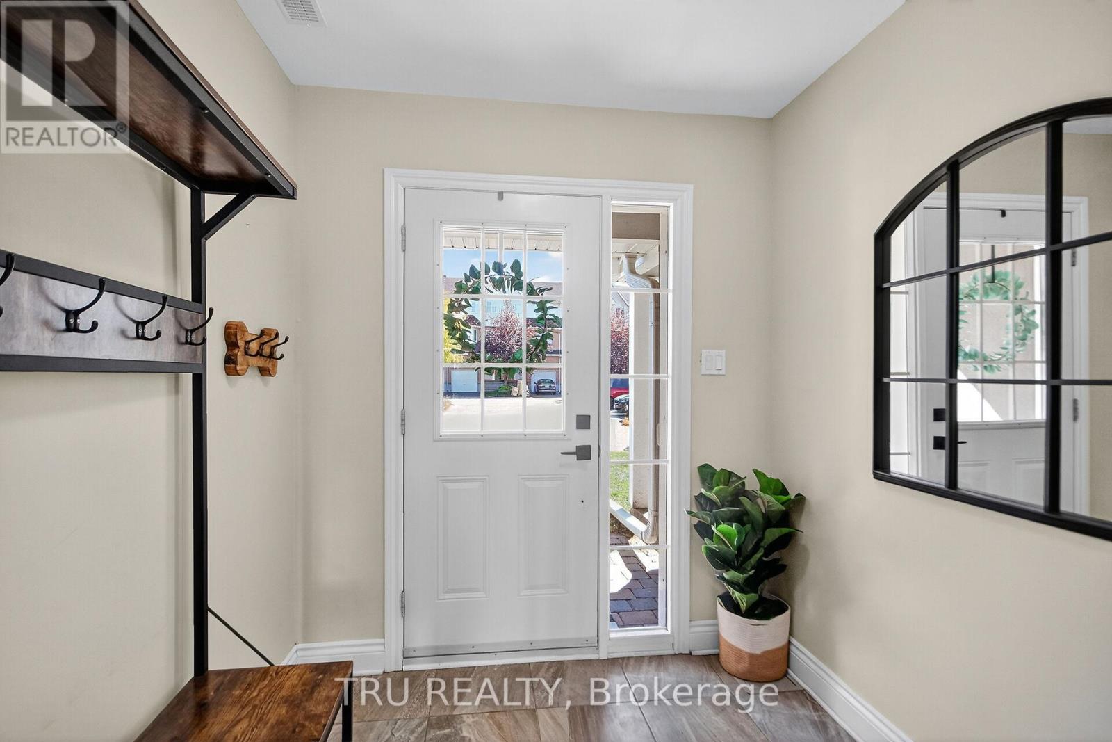 2642 Palings Private, Ottawa, Ontario  K1T 4A4 - Photo 4 - X12446155