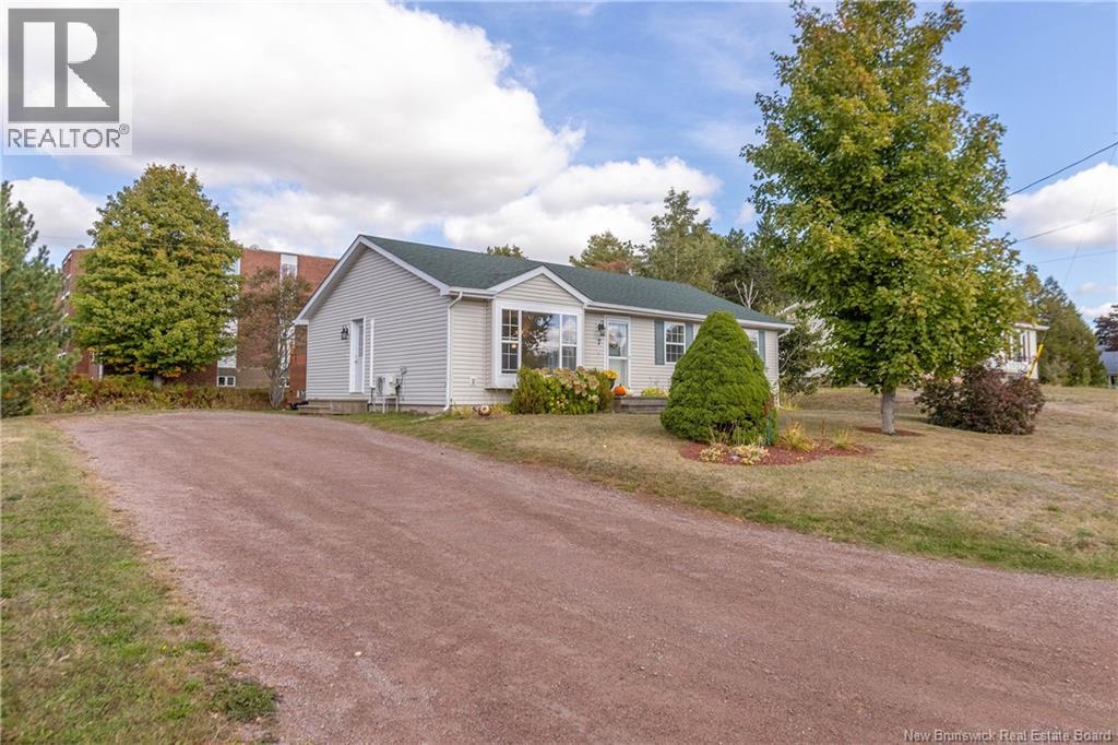 7 Windymere Drive, Sackville, New Brunswick  E4L 4P6 - Photo 1 - NB127786