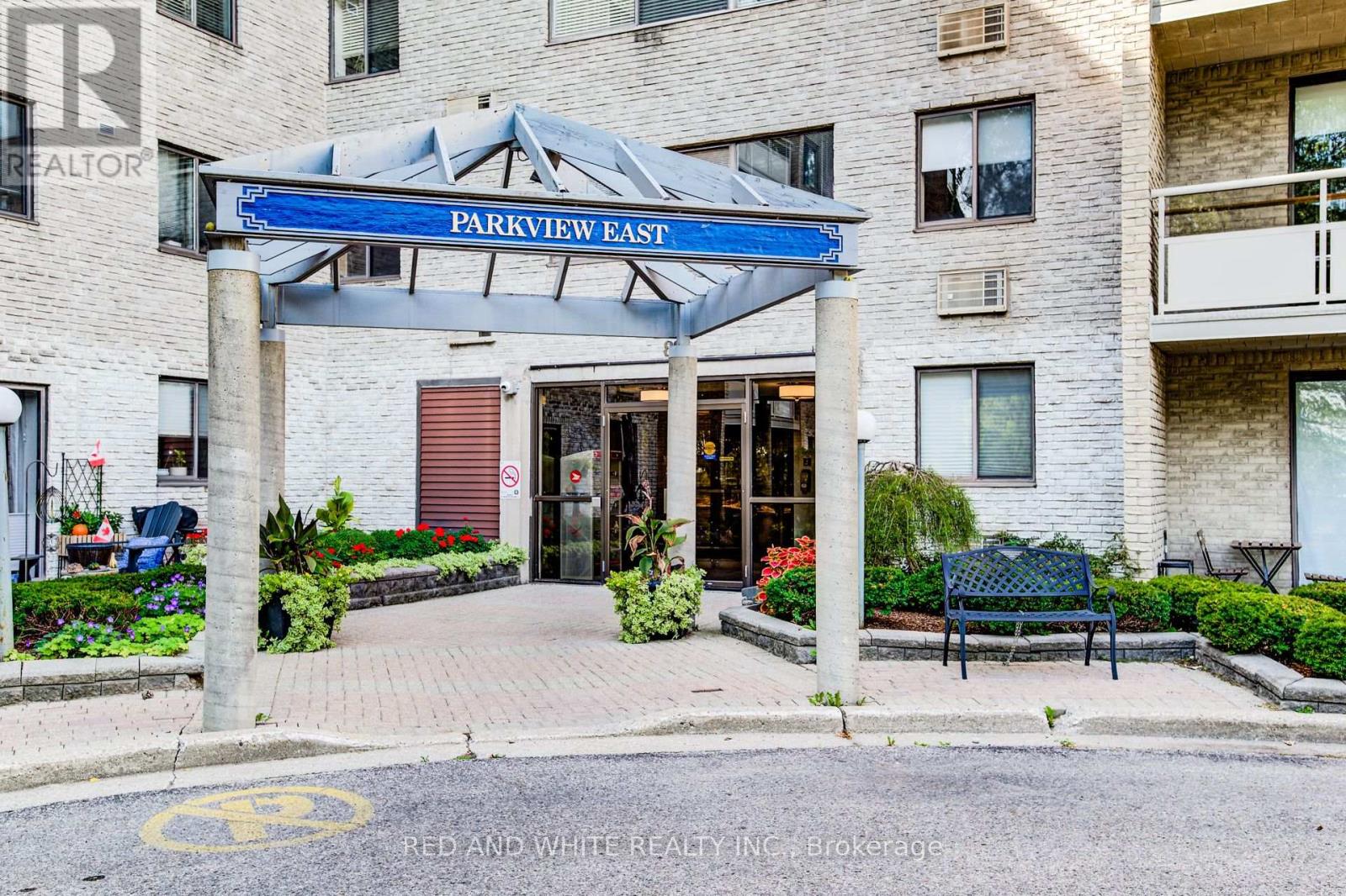 405 - 89 Westwood Road, Guelph, Ontario  N1H 7J6 - Photo 4 - X12446119