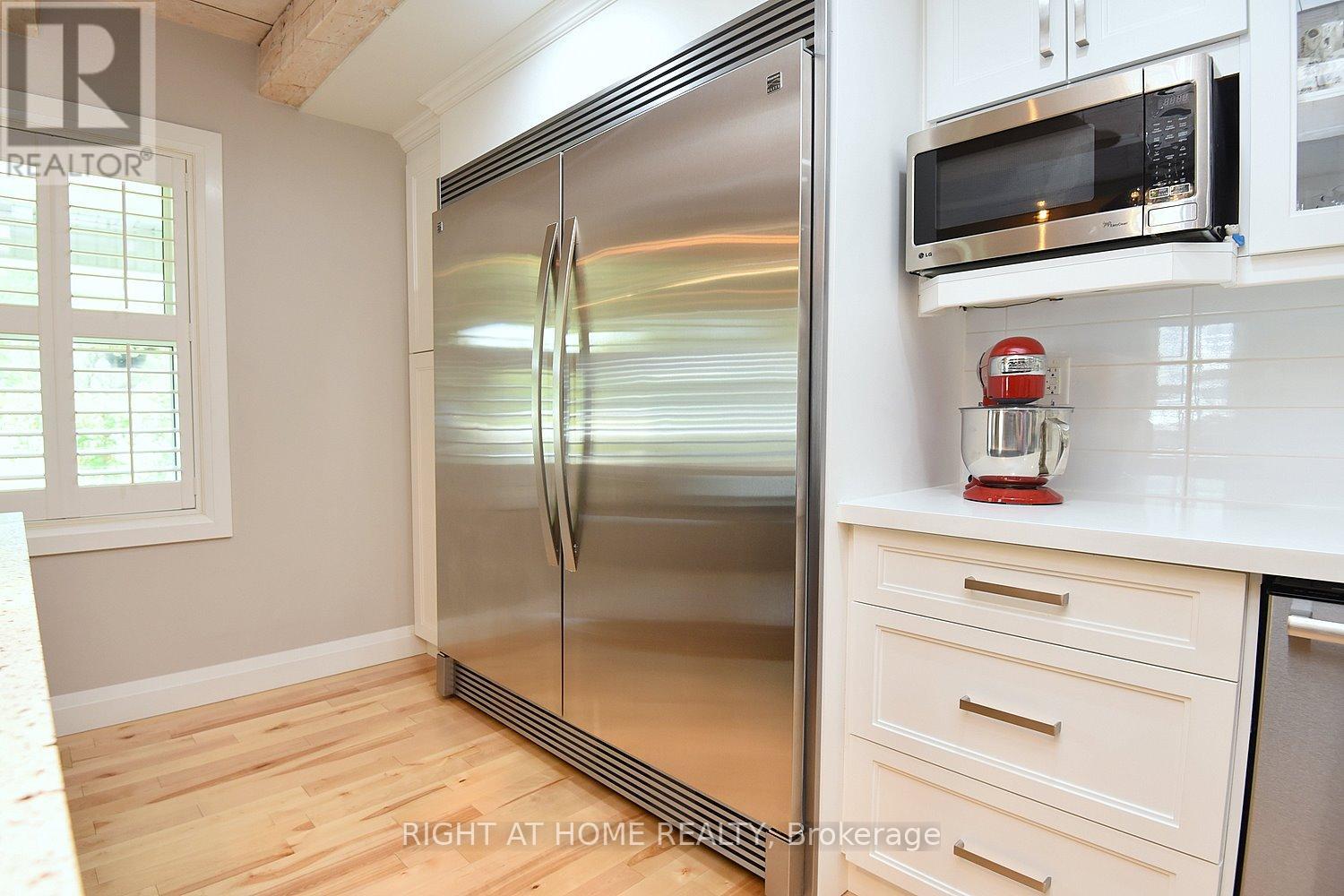 2030 Governors Road, Hamilton, Ontario  L0R 1J0 - Photo 10 - X12446122