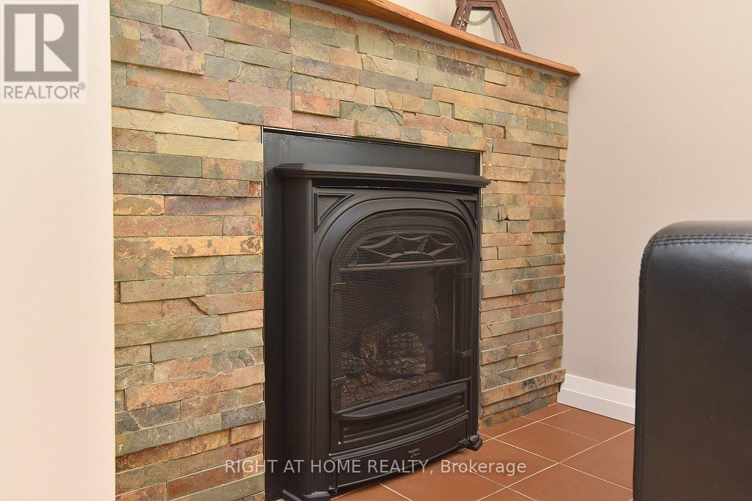 2030 Governors Road, Hamilton, Ontario  L0R 1J0 - Photo 14 - X12446122