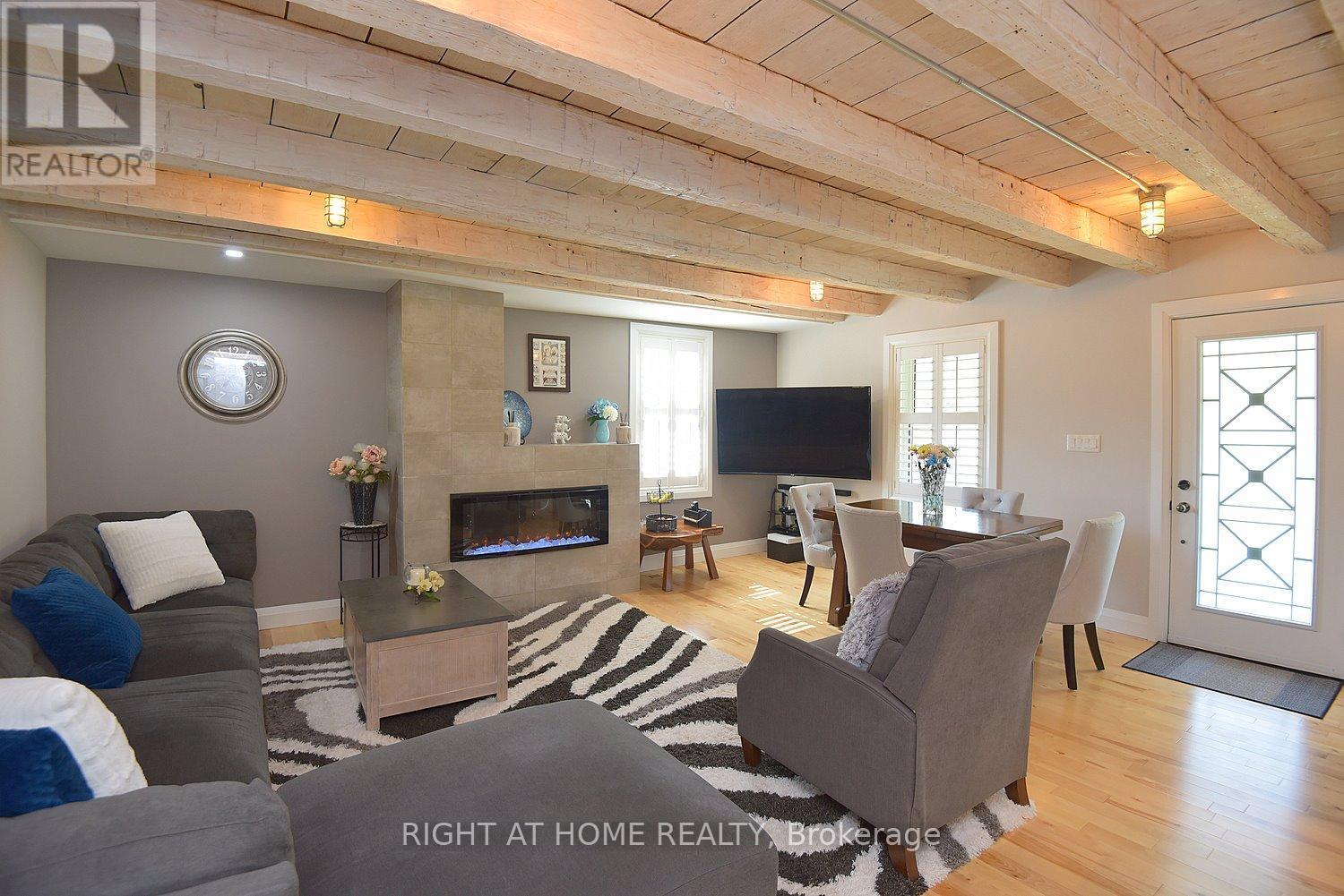 2030 Governors Road, Hamilton, Ontario  L0R 1J0 - Photo 5 - X12446122