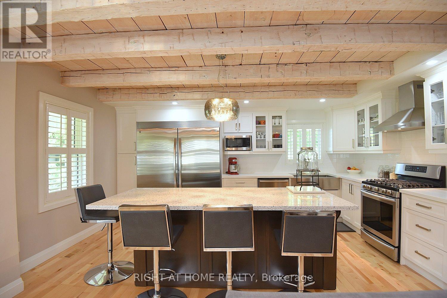 2030 Governors Road, Hamilton, Ontario  L0R 1J0 - Photo 7 - X12446122
