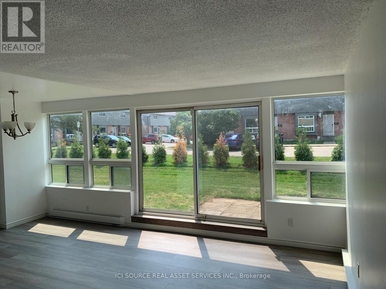 110 - 1445 Huron Street, London East, Ontario  N5V 2E6 - Photo 4 - X12446134
