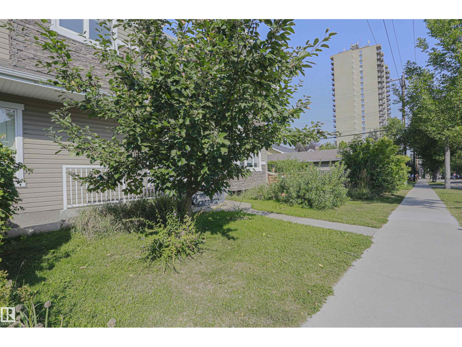 8804 100 St Nw, Edmonton, Alberta  T6E 2R7 - Photo 3 - E4460971