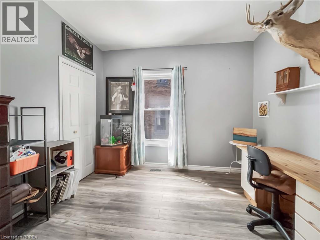 12 Bedford Street, Brantford, Ontario  N3T 3Z9 - Photo 8 - 40773002