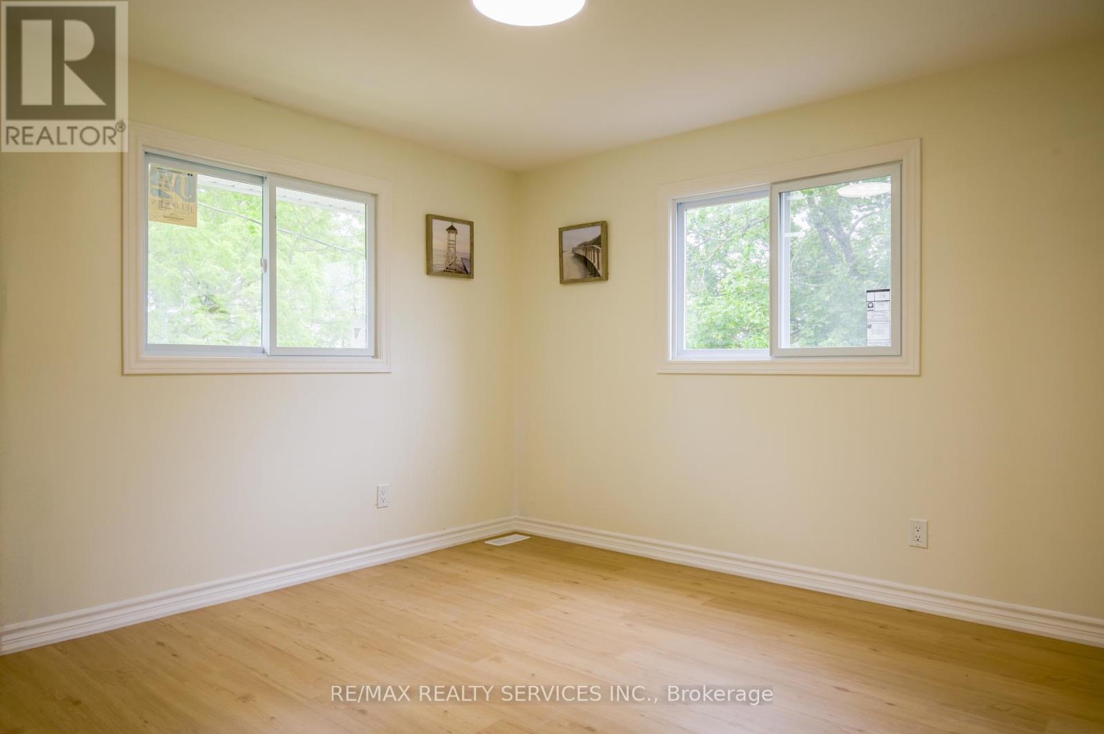 9 High Street, Brant, Ontario  N0E 1N0 - Photo 26 - X12426987