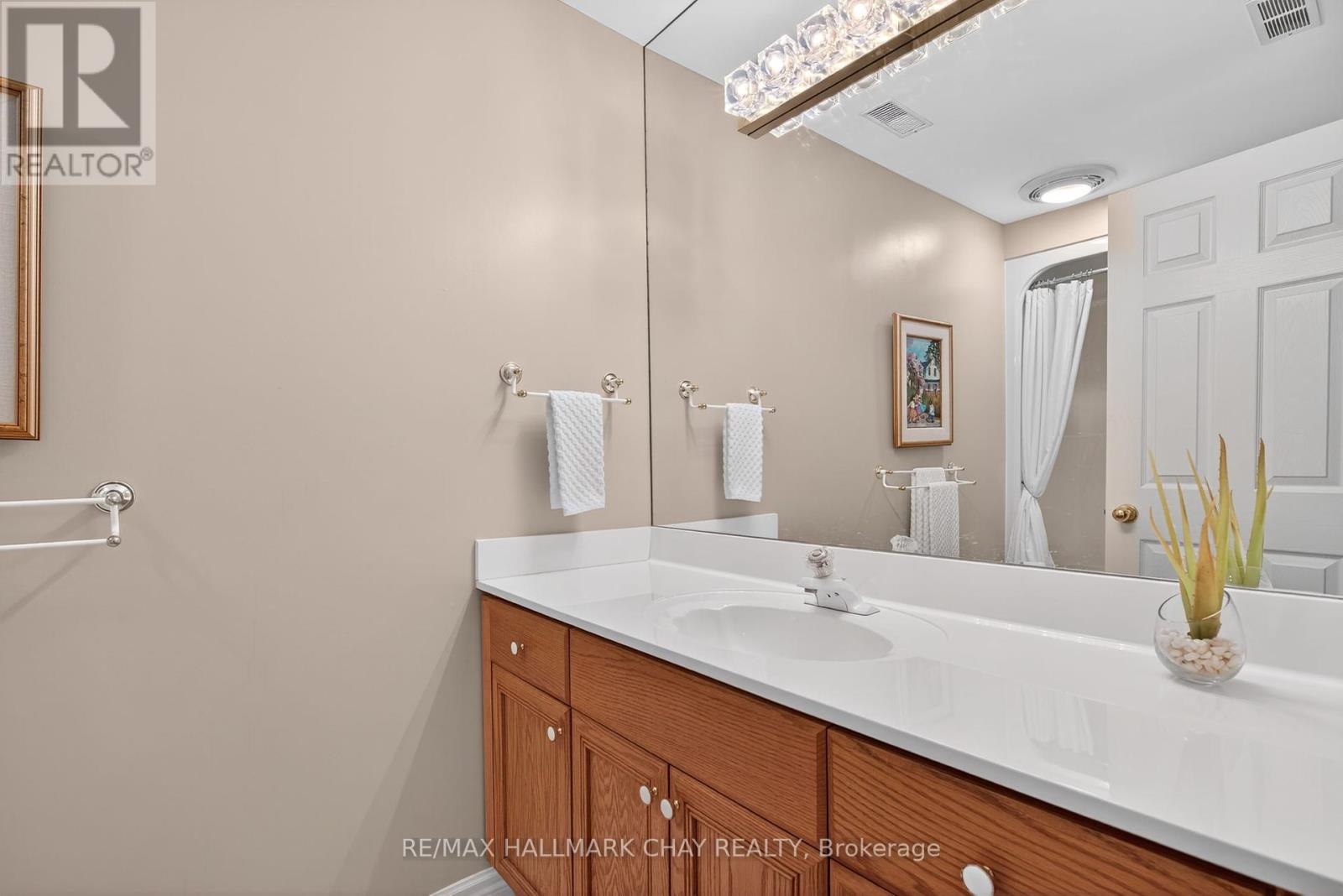 49 Fairway Court, Oro-Medonte, Ontario  L0L 2L0 - Photo 37 - S12305634