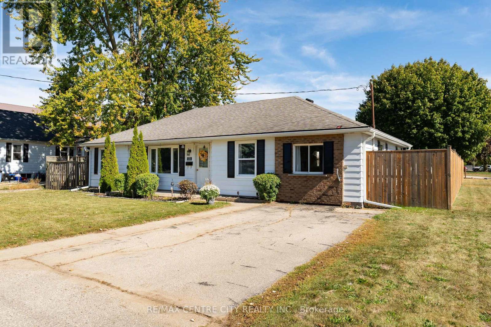 103 Caverly Road, Aylmer, Ontario  N5H 2P6 - Photo 1 - X12446180