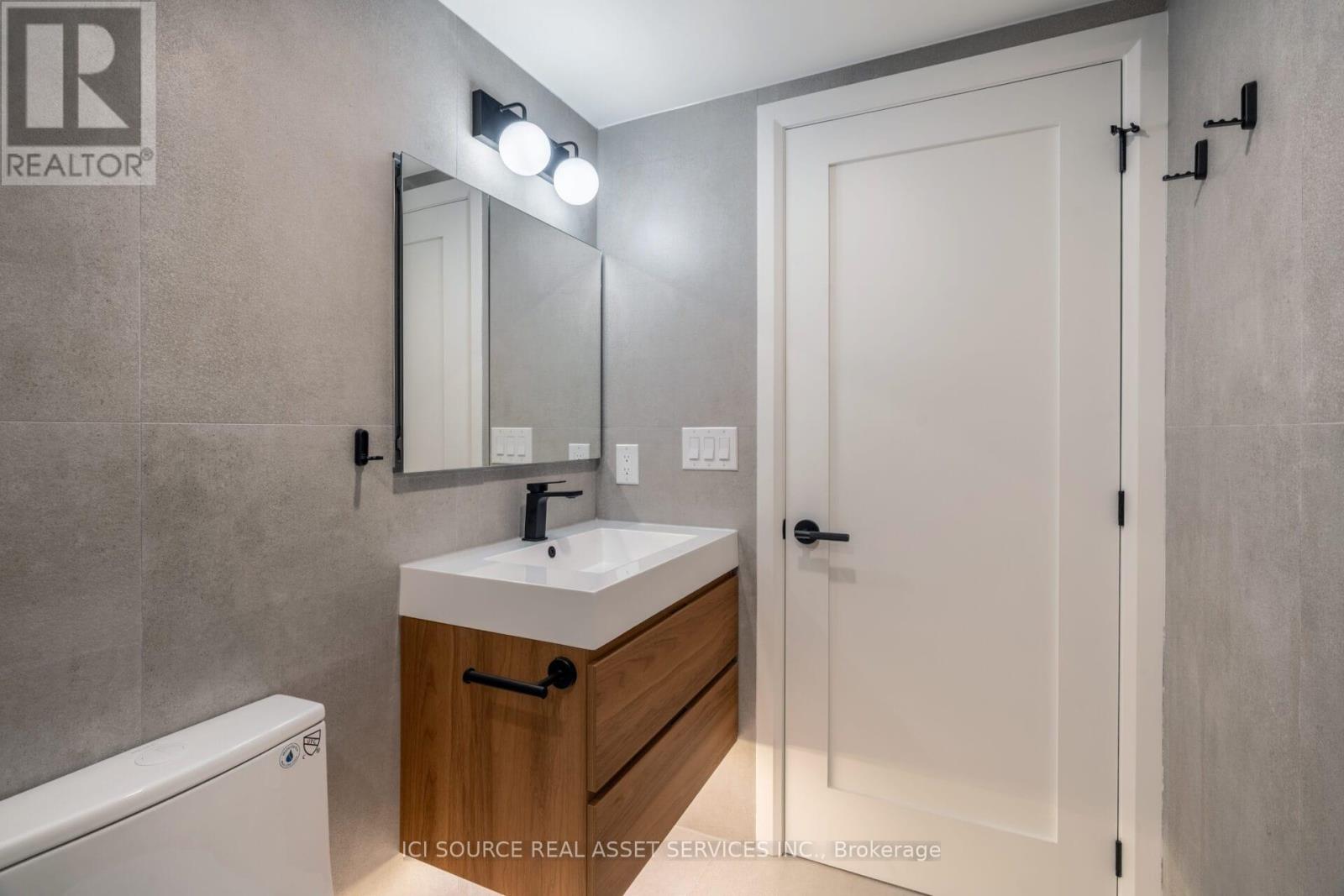 4 - 328 Shaw Street, Toronto, Ontario  M6J 2X2 - Photo 13 - C12446146