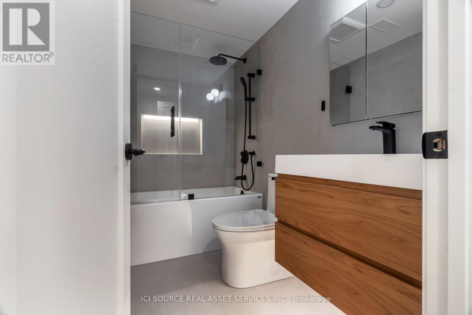 4 - 328 Shaw Street, Toronto, Ontario  M6J 2X2 - Photo 14 - C12446146