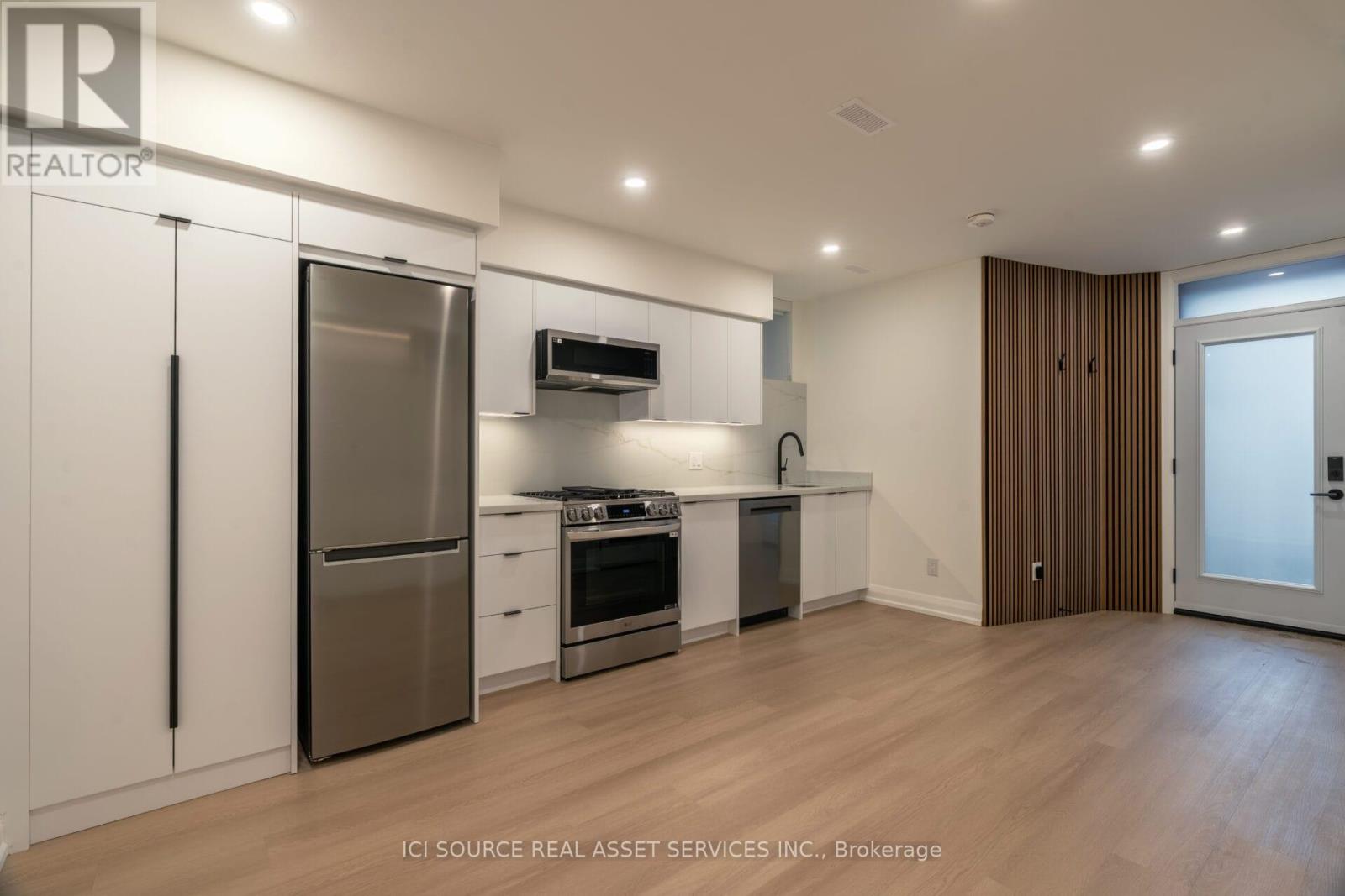 4 - 328 Shaw Street, Toronto, Ontario  M6J 2X2 - Photo 5 - C12446146