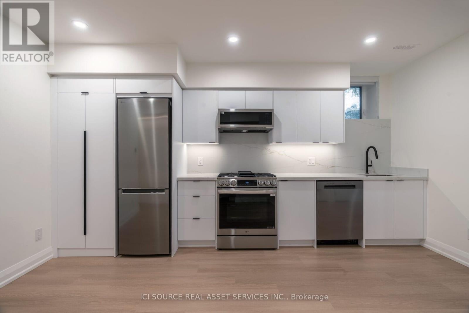4 - 328 Shaw Street, Toronto, Ontario  M6J 2X2 - Photo 6 - C12446146