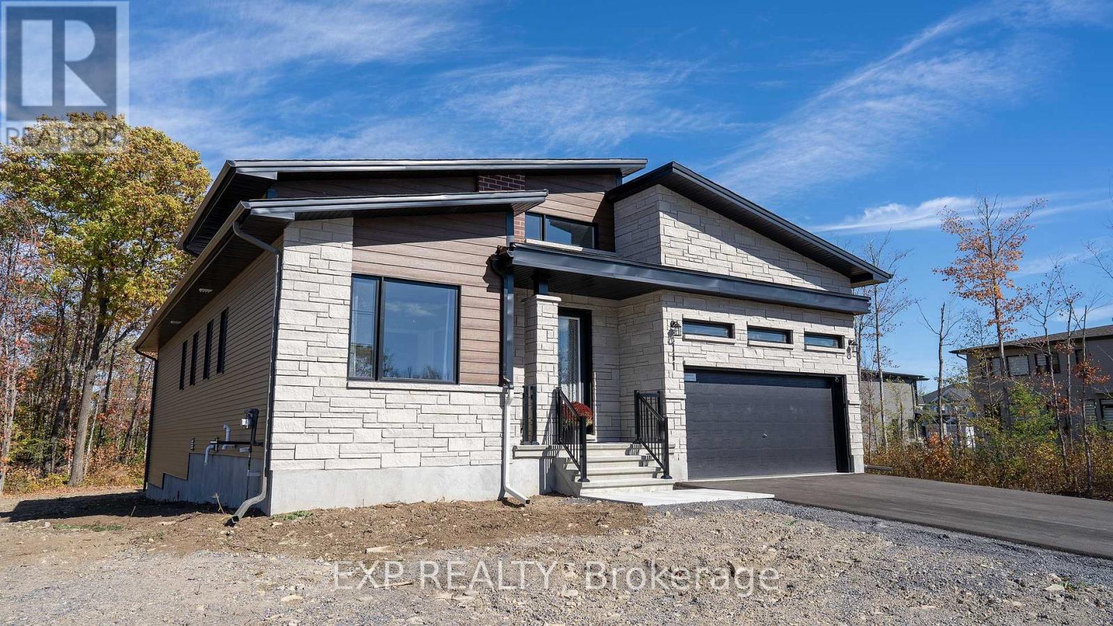 111 Frank Fisher Crescent, Mississippi Mills, Ontario  K0A 1A0 - Photo 3 - X12446185