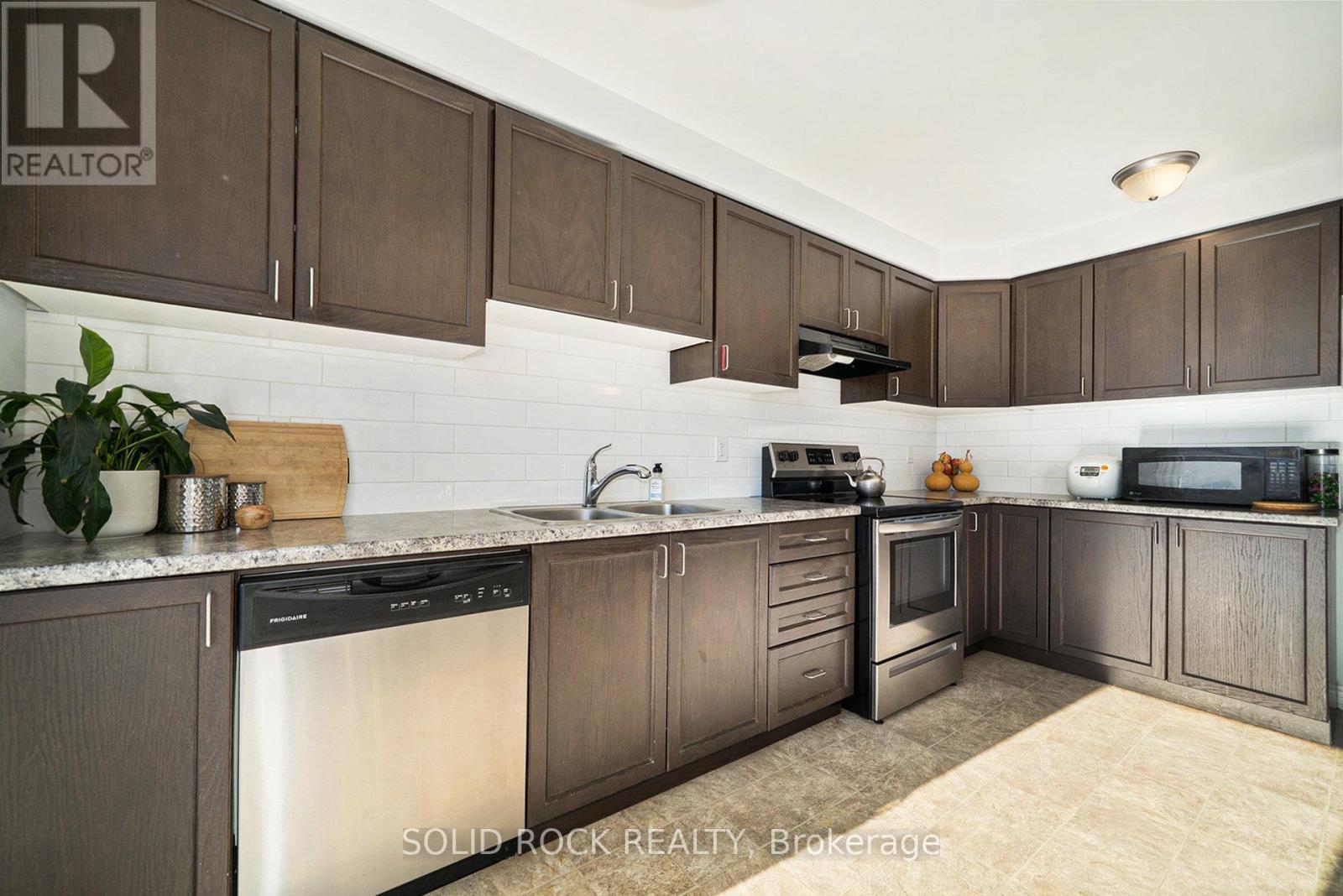 380 Rouncey Road, Ottawa, Ontario  K2V 0H9 - Photo 5 - X12446188