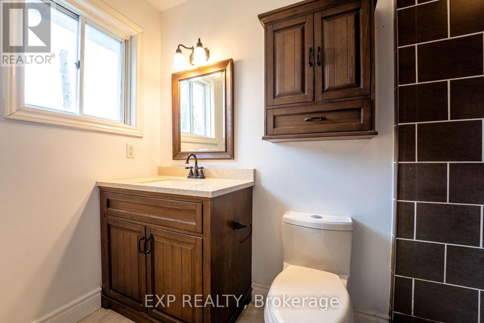 20 Wasaga Sands Drive, Wasaga Beach, Ontario  L9Z 1J6 - Photo 18 - S12446164